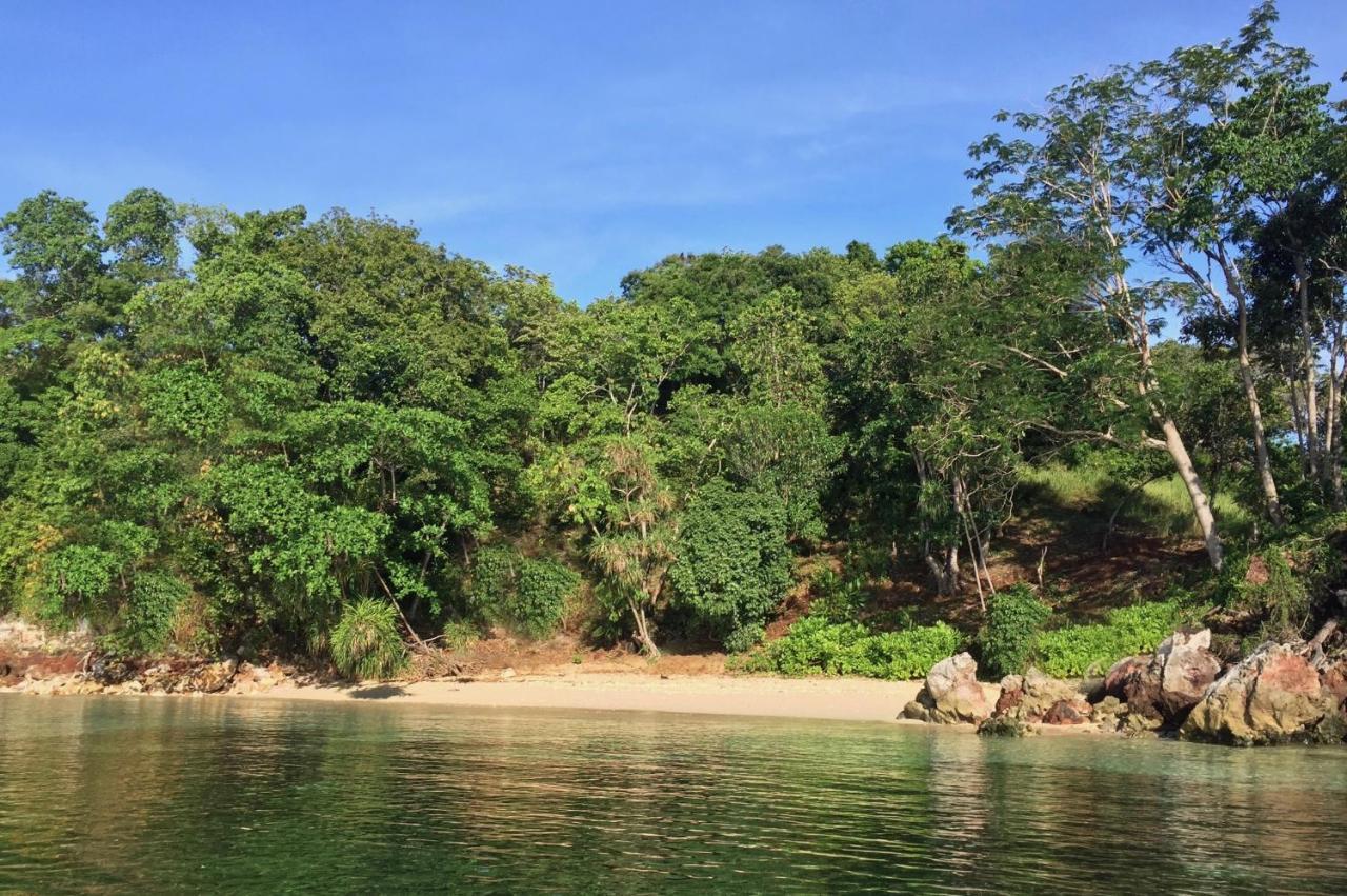 Nomad Divers Bangka Likupang Esterno foto