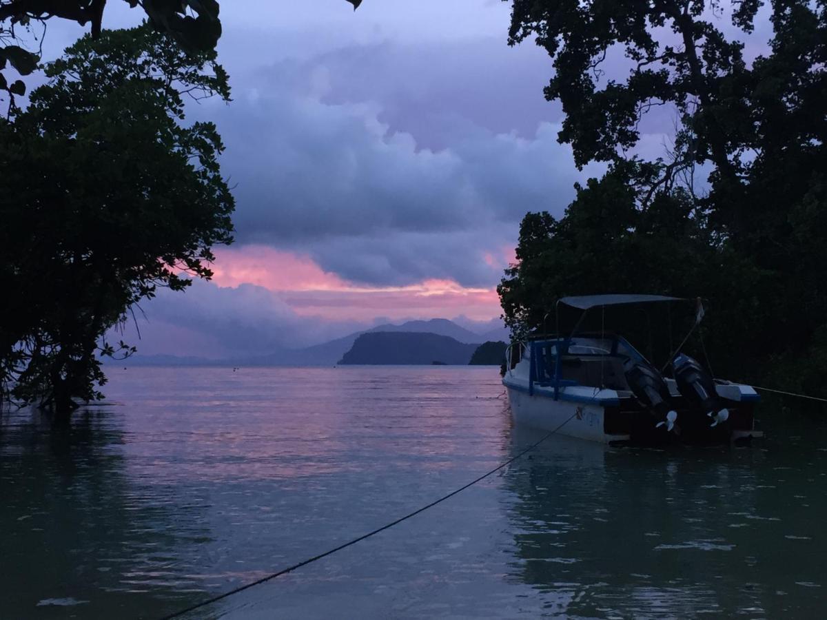 Nomad Divers Bangka Likupang Esterno foto