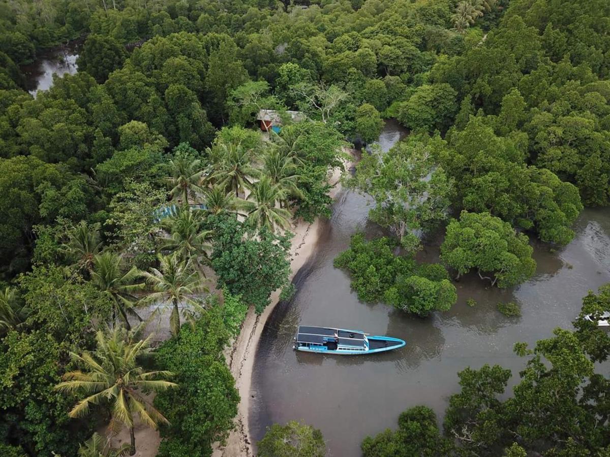 Nomad Divers Bangka Likupang Esterno foto