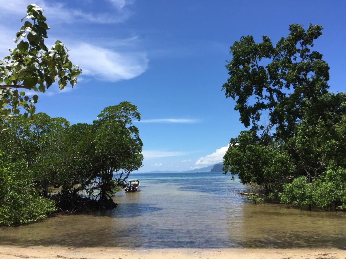 Nomad Divers Bangka Likupang Esterno foto