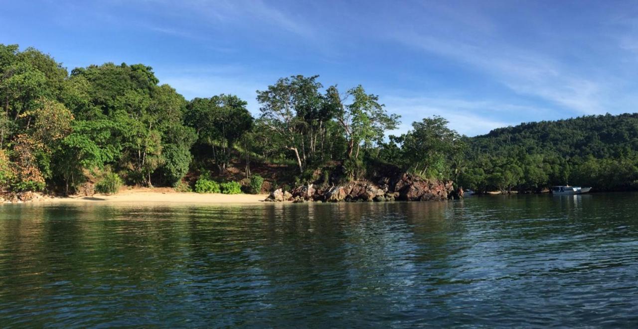 Nomad Divers Bangka Likupang Esterno foto